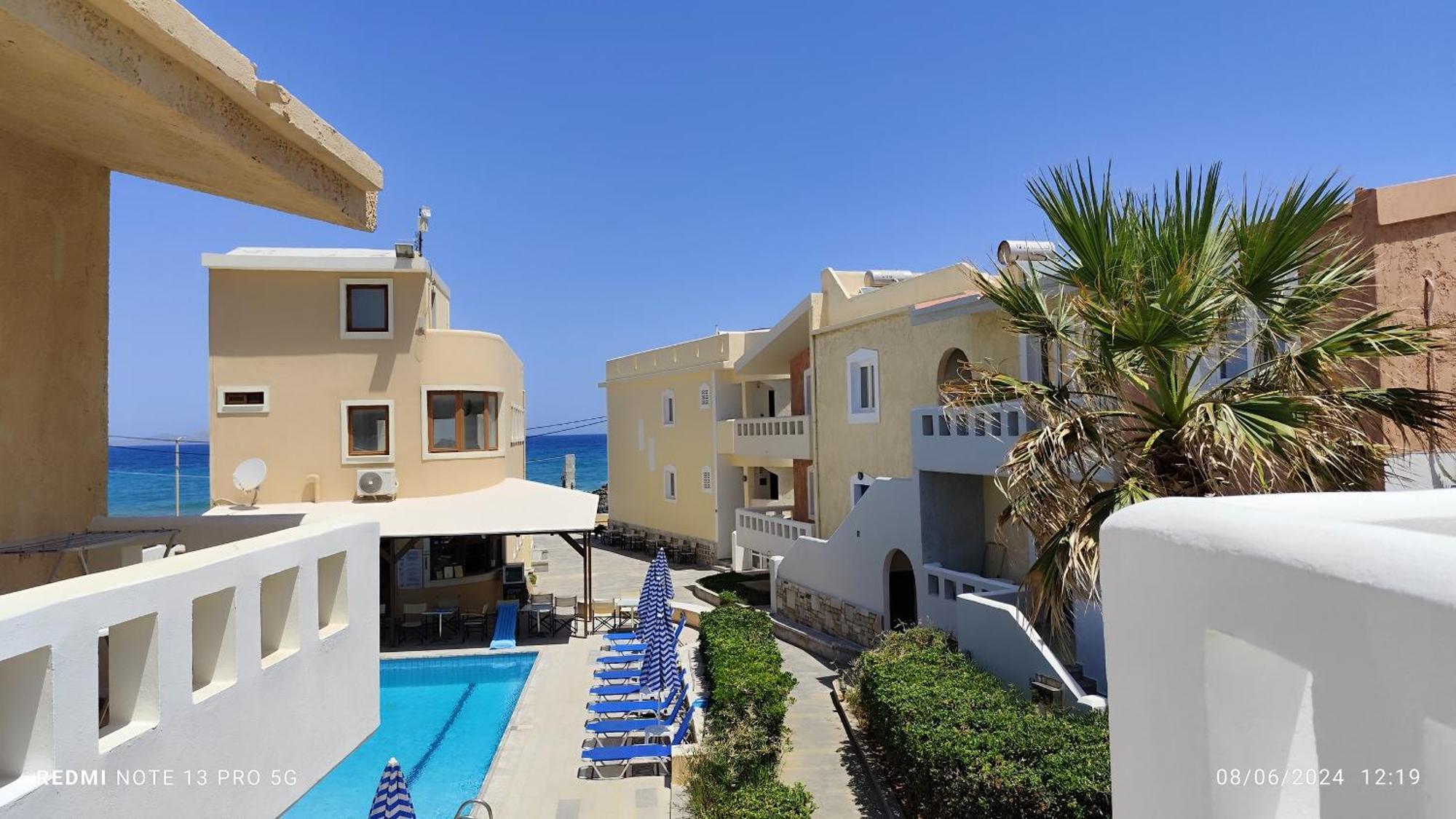 Niros Beachfront Aparthotel Kokkini Hani Exterior photo